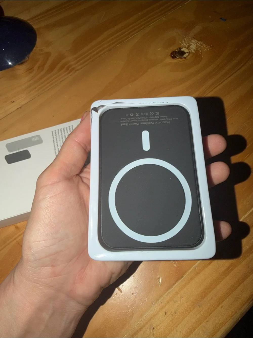 Magnetic 10000 mAh Black Battery Pack Portable Power Bank